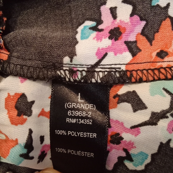 Ambiance apparel black skater skirt with colorful floral pattern size large - Picture 5 of 6